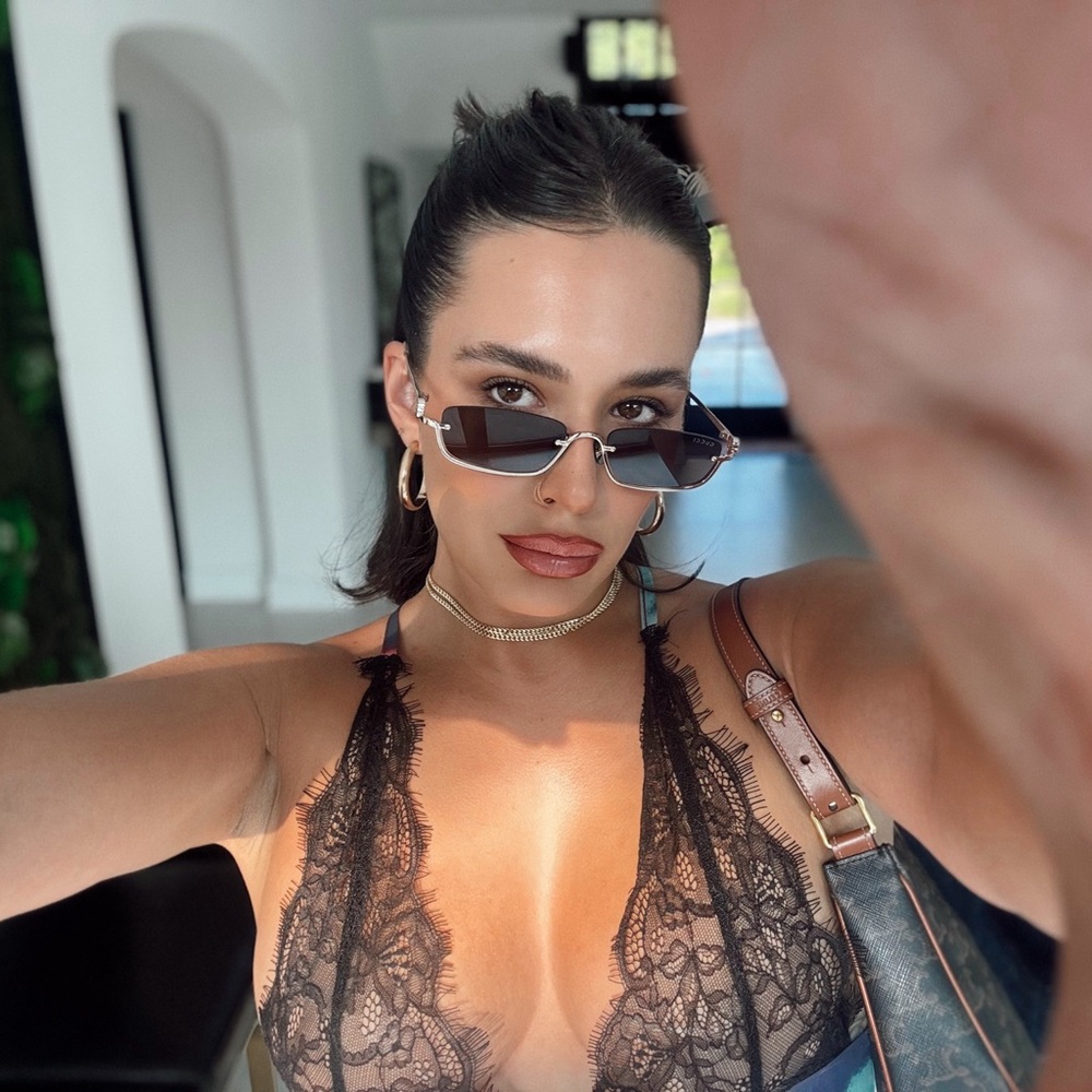 Meet your Posher, Layla